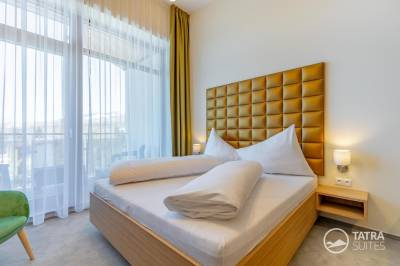 Spálňa s pohodlnou manželskou posteľou, TATRA SUITES - Luxury Studio C410, Vysoké Tatry