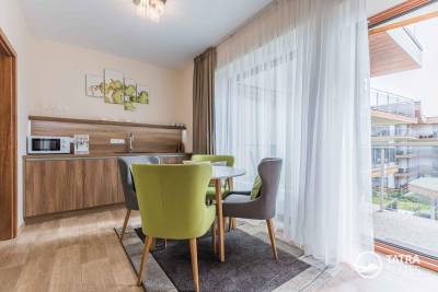 Jedálenský stôl so sedením, TATRA SUITES - Harmony Apartment B301, Vysoké Tatry