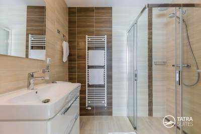 Kúpeľňa so sprchovacím kútom, TATRA SUITES - Harmony Apartment B301, Vysoké Tatry