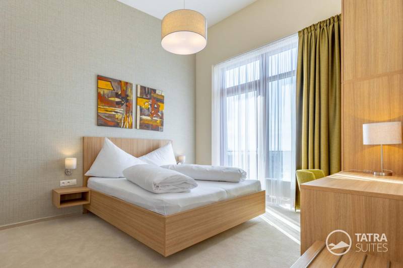 Spálňa 1 s manželskou posteľou, TATRA SUITES - Senior Lux Apartment C413, Vysoké Tatry