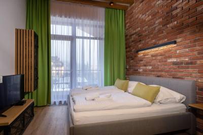 Spálňa s pohodlnou luxusnou posteľou, AC Apartmán Hrebienok D408, Vysoké Tatry