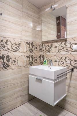 Kúpeľňa so sprchovým kútom, AC Apartmán Lomnica 3, Vysoké Tatry