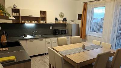 Kuchyňa s jedálenským sedením, Dovolenkový dom Active & Relax, Veľká Lomnica