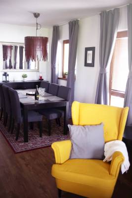 Obývacia miestnosť s jedálenským sedením, Villa Mia, Stará Lesná
