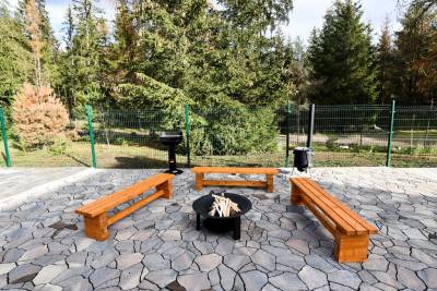 Ohnisko s lavičkami, Wellness Villa Bobrik, Pribylina