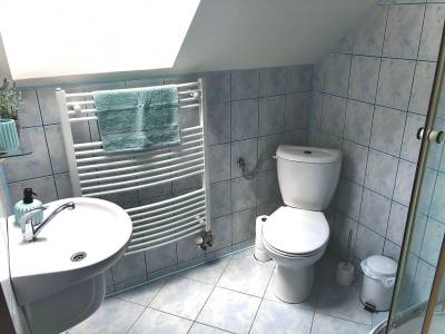 Kúpeľňa so sprchovacím kútom a toaletou, Villa Lúčky, Lúčky - kúpele, Lúčky