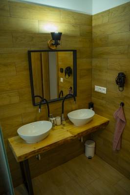 Kúpeľňa so sprchovým kútom a toaletou, Elibere Komplex, Dolný Kubín
