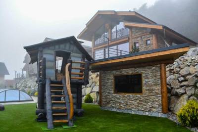 Chata s detským domčekom, Mountain Chalets - Chalet u Orla, Valča