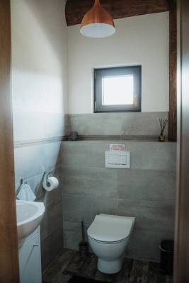 Samostatná toaleta, Mountain Chalets - Chalet u medveďa, Valča