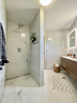 Kúpeľňa so sprchovacím kútom a toaletou, Chata Panorama Family, Habovka