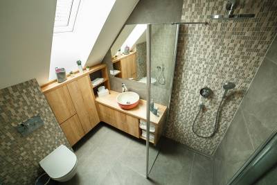 Apartmán Diana - kúpeľňa so sprchovacím kútom a toaletou, Horvát Family Residence*****, Lúčky