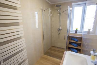 Kúpeľňa so sprchovacím kútom, City apartment Poprad, Poprad