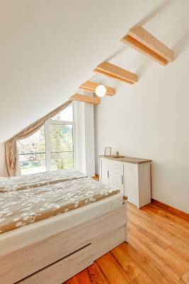 Spálňa s manželskou posteľou a balkónom, Harmónia v Raji, Spišské Tomášovce
